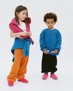 Olsen Twins的The Row品牌发布全新童装系列 其中包括520美元毛衣