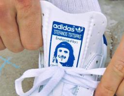 Stefanos Tsitsipas 推出全新阿迪达斯鞋履