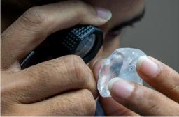 迪拜创纪录钻石原石售价为520万美元 重量为118.58克拉