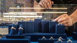 在线珠宝零售商Blue Nile将在 Somerset Collection开设第一家陈列室