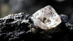 发现来自地球深处的钻石 拥有前所未有矿物