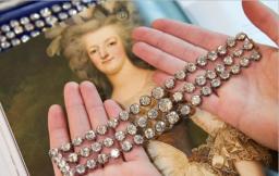 玛丽·安托瓦内特钻石手镯在日内瓦拍卖会上售出