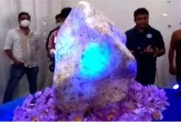 迪拜公司出价1亿美元购买在SL发现世界上最大蓝宝石